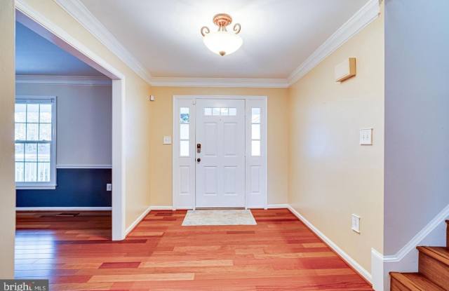 3022 DOWER HOUSE Drive Gallery 2