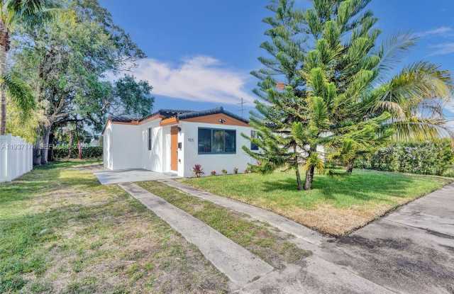 905 Southwest 22nd Avenue photos photos