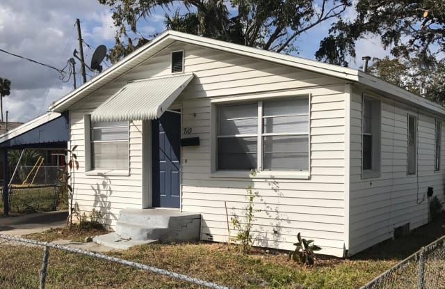 710 Loomis Avenue - 710 Loomis Avenue, Daytona Beach, FL 32114