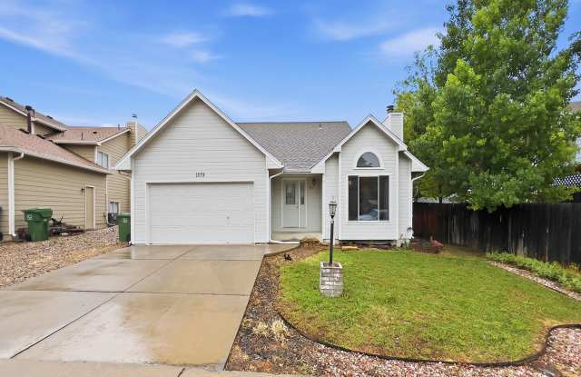 Bright & Spacious 3 Bed Home with Vaulted Ceilings & Fenced Yard AVAILABLE NOW! photos photos Bright & Spacious 3 Bed Home with Vaulted Ceilings & Fenced Yard AVAILABLE NOW! photos photos