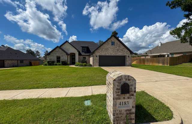 Available Now! Gorgeous 4 Bedroom 3 Bath in East Tyler! photos photos
