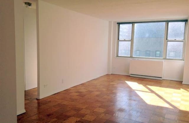114 E 84th St Apt 2A - 114 Gracie Square, New York City, NY 10128