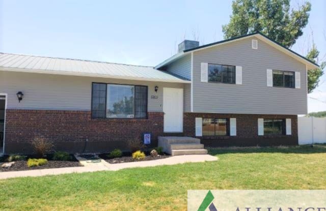 5205 W 4250 S - 5205 West 4250 South, Hooper, UT 84315
