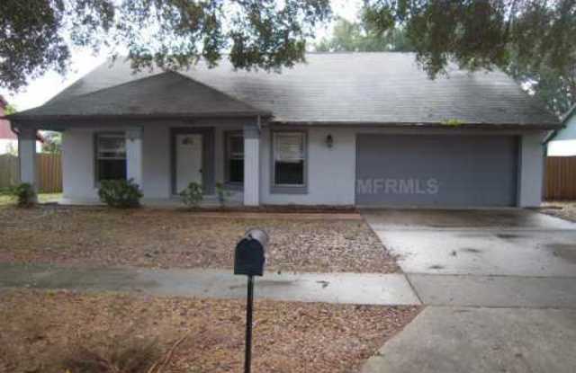 3 Bedroom, 2 Bath Single Family Home For Rent at 6560 Whirlaway Circle Orlando, FL 32818 photos photos