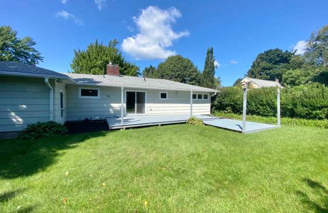3 Bedroom House South End Neighborhood Burlington Available NOW Gallery 1