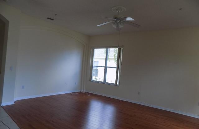 CHARMING 3BR/2BA/OFFICE/2GARAGE Gallery 3