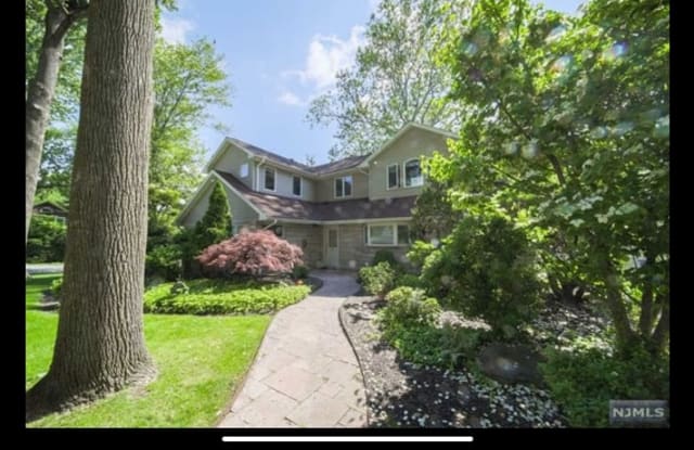 4 Mellon ln - 4 Mellon Lane, Tenafly, NJ 07670
