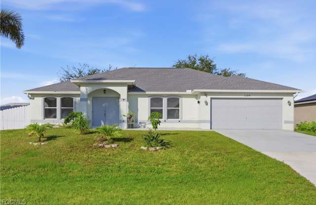 1134 NE 4th Place photos photos