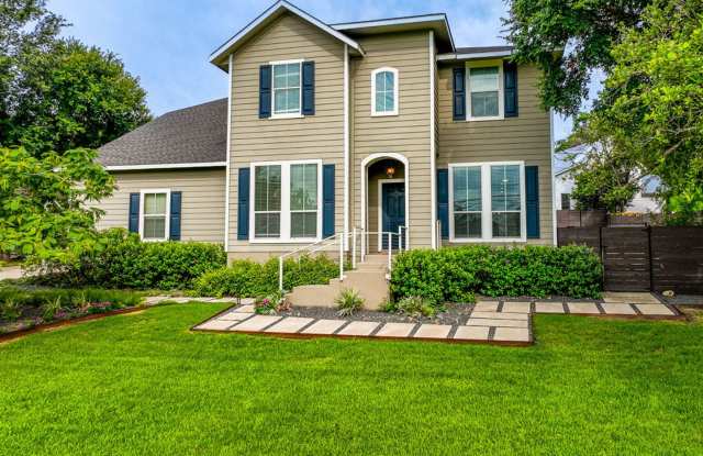 Discover Your Ideal Oasis: Elegance, Comfort, and Outdoor Bliss Await in this Dream Home! photos photos