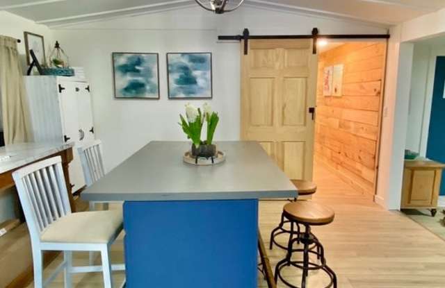 570 Sandy Lane Gallery 4