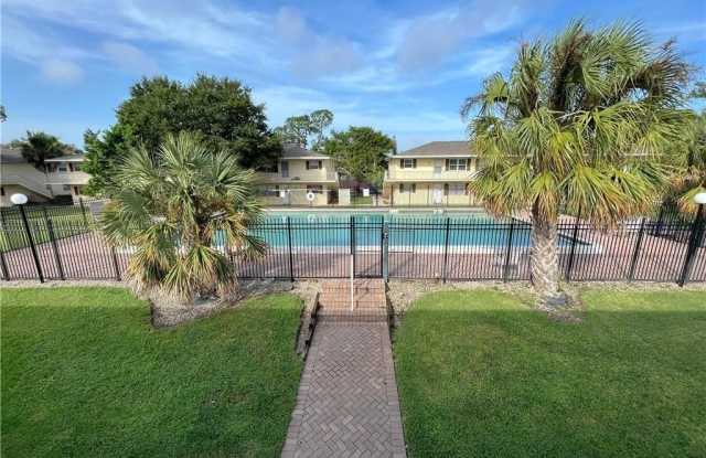 3325 Airport Rd N unit: R2 photos photos