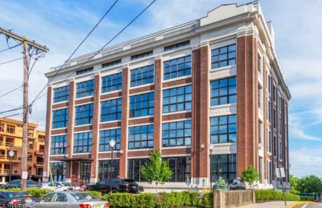 135 South St - 135 South Street, Passaic, NJ 07055