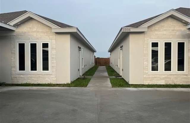 1006 N Clarence Avenue photos photos