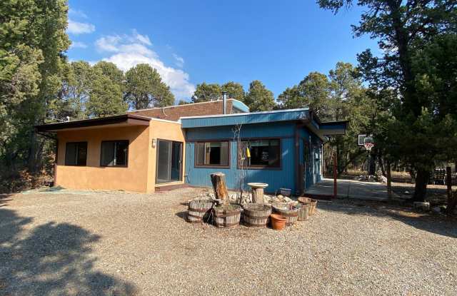 222 Raven Rd - 222 Raven Road, Ponderosa Pine, NM 87059
