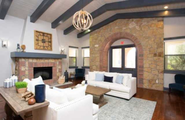 733 Center Ridge Dr Gallery 2