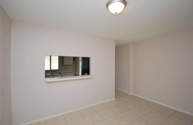2027 FLUORSHIRE Drive Gallery 4