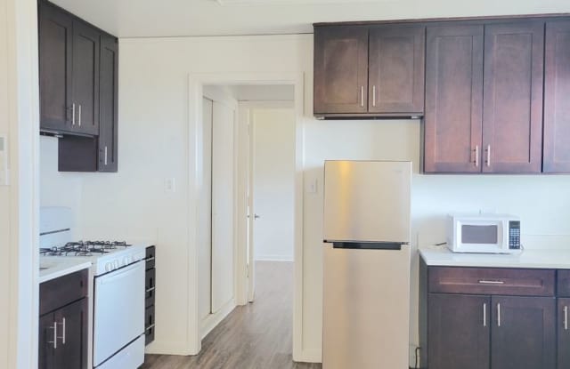 Great Los Alamos location, No Carpet! Near downtown Los Alamos and LANL! - 535 Kiva Street, Los Alamos, NM 87544