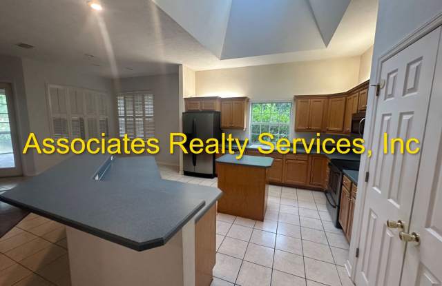Carlton Court in Haile Plantation- MOVE IN READY! Gallery 3
