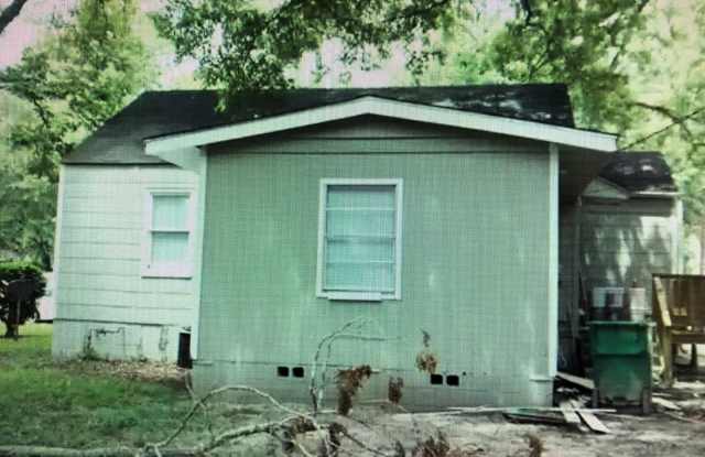 3 Bedroom / 1½ Bath Home with bonus room! Gallery 3