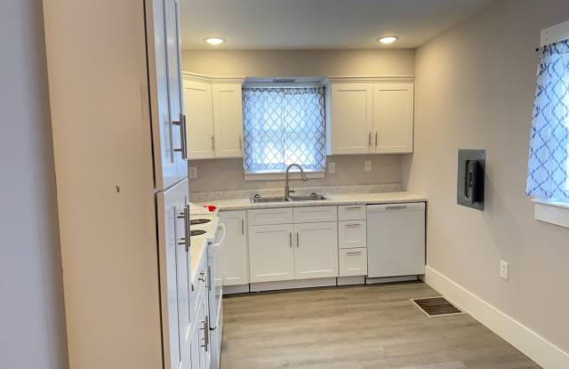 Attractive 3 BR 2 full baths house in LeRoy Gallery 3