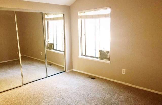 10107 E Peakview Ave Gallery 4