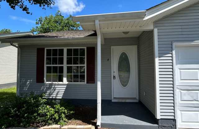 Charming 2 Bed, 1 Bath, 1 Car Garage, Covered Patio in Private Neighborhood! photos photos