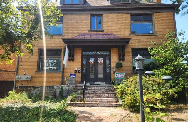 261 Martsolf Avenue - 3 photos photos