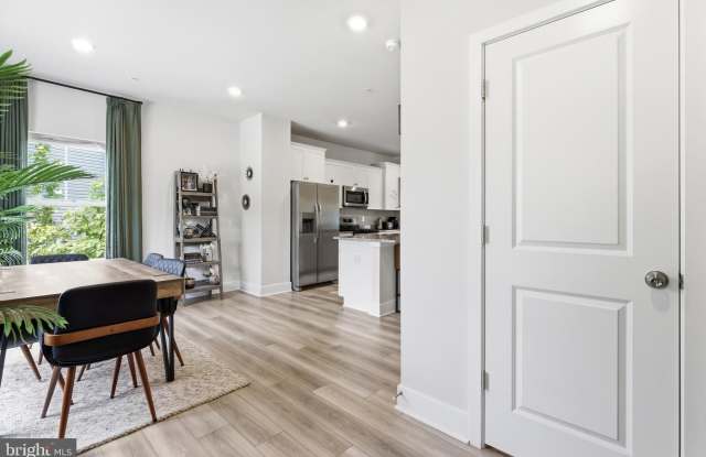 6815 WINTERHILL LN Gallery 4