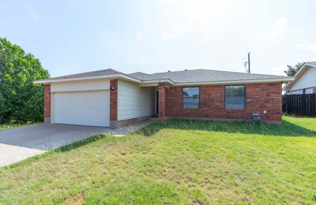 3 bed, 2 bath, 2 car garage!  Ready to rent! photos photos