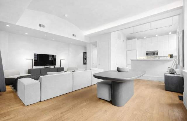 640 Broadway Gallery 4