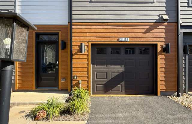 3153 Horizon Road - Southwood Garage Style Townhome! Gallery 4