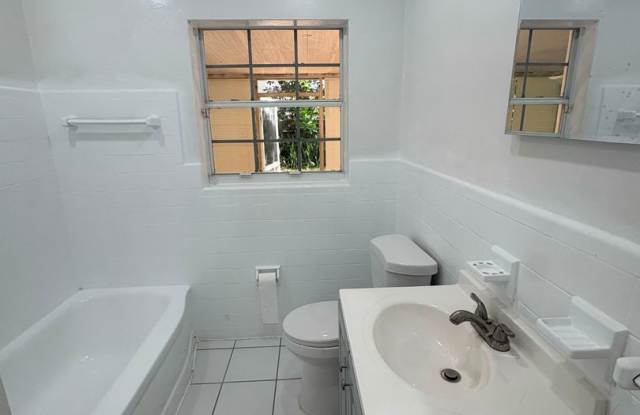 475 ne 164th st / Includes internet and 24-hour surveillance cameras Gallery 2