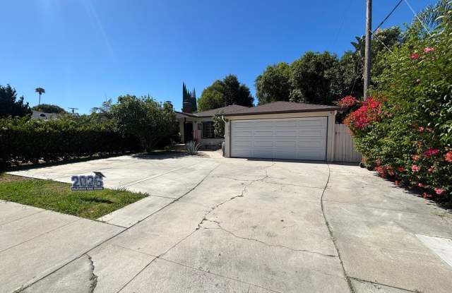 Beautiful Single-Story 4-Bedroom Home with RV Parking in Woodland Hills! photos photos Beautiful Single-Story 4-Bedroom Home with RV Parking in Woodland Hills! photos photos
