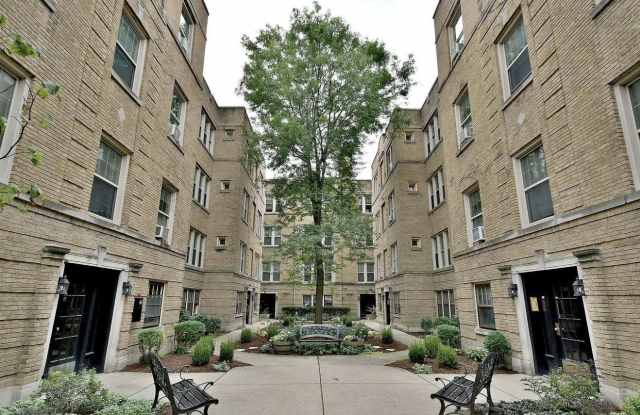 229 Washington Boulevard unit: 1S - 229 Washington Boulevard, Oak Park, IL 60302