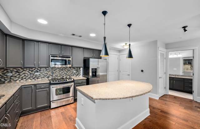 222 Glenwood Gallery 2