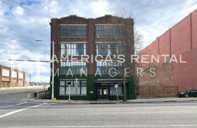 Loft Available for Rent in Downtown Birmingham!!! Available to View Now!!! Sign a 13 month lease by 2/28/26 to receive ONE MONTH FREE RENT!! photos photos