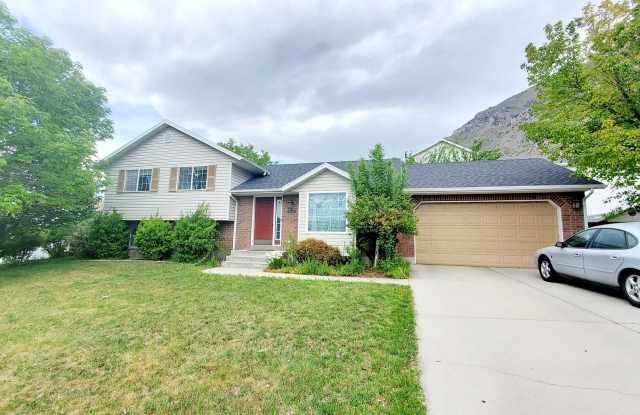Beautiful Home for lease in great location! photos photos