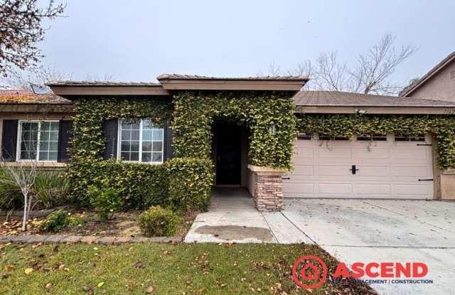 Beautiful NW Bakersfield Home | Cul-de-Sac Living + Solar photos photos