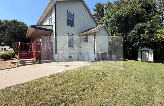 1610 E 37th street KCMO - 4 bed / 1.5 Single family home/ 2 story - Rent 1695 / Deposit 1695 Gallery 3