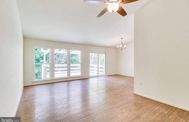 1908 WOODGATE LN Gallery 4