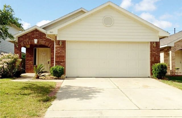 9242 Logans Run Ln - 9242 Logans Run Lane, Houston, TX 77075