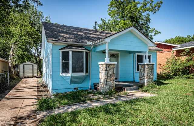 1213 Northwest Columbia Avenue photos photos