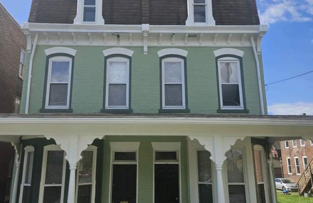 723 Grace Street Gallery 2