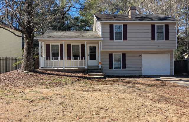 Charming 3 Bedroom, 2 Bath Home in Stone Mountain - 926 Hemingway Road, DeKalb County, GA 30088