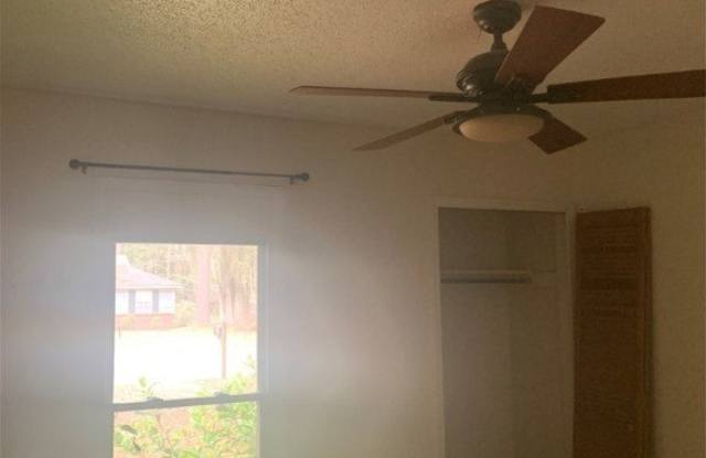 432 Edgewater Road Gallery 4