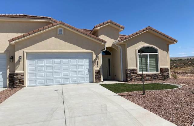 Gemstone Properties - Sky Ridge Townhome photos photos