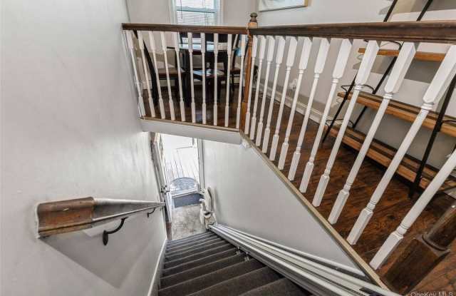 39 Bay Shore Avenue Gallery 4
