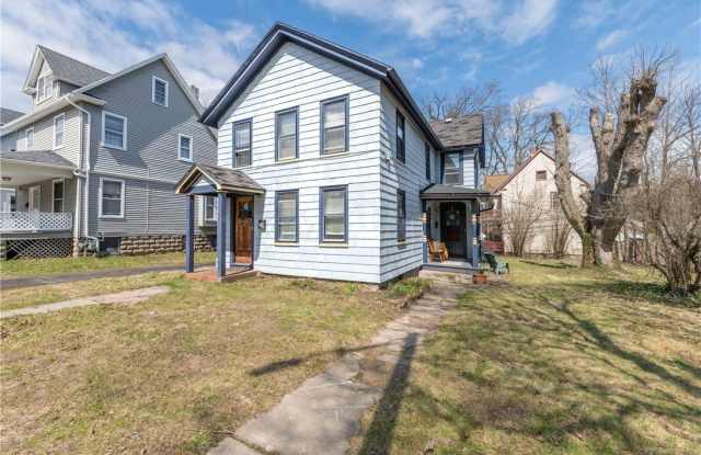 54 Sanford St A (Lower) photos photos