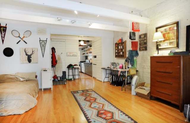 156 Eighth Avenue Gallery 2