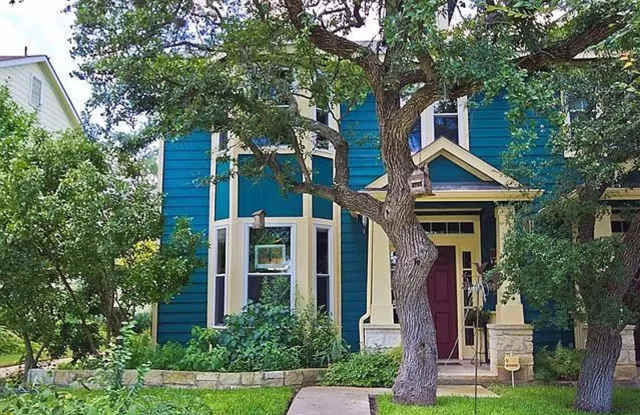 Beautiful 3 Bedroom / 2.5 Bath Townhome in Kyle photos photos